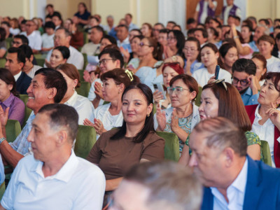 «Әділет» республикалық сайлауалды штабы Алматының зиялы қауым өкілдерімен кездесті