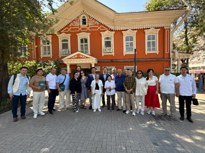 ҚХП Алматыда шығармашылық зиялы қауым өкілдерінің ұсыныстарын тыңдады