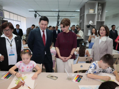 Аида Балаева Ұлттық өнер музейіндегі жаңартылған «Арт-зертхана» студиясымен танысты