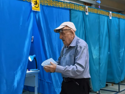 Алматыда 100 жастағы Ұлы Отан соғысының ардагері дауыс берді