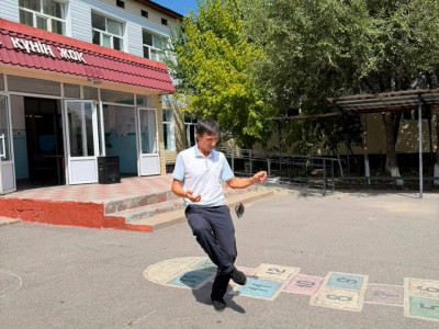 Шымкентте сайлау учаскесінде асық ату, шахмат және дойбыдан жарыс өтті