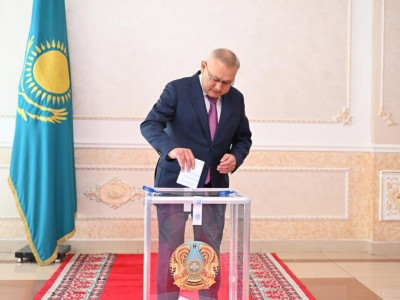 Құрылтай – 2026: Жетісу облысының әкімі Бейбіт Исабаев дауыс берді