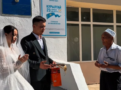 Ақтөбе облысында жас жұбайлар той күні дауыс беруге барды – ВИДЕО