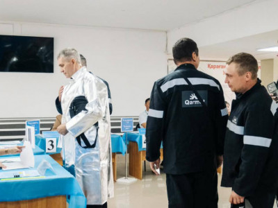 Qarmet металлургтері мен кеншілері сайлауда дауыс берді