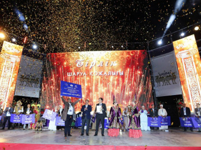 Ақтаудағы «SHUBAT FEST-2026»: үздік шұбат өндірушіге автокөлік берілді