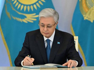 Мемлекет басшысы Вице-президенттің өкілеттіктері туралы жарлыққа қол қойды