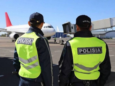 Полиция ұшақ бортында құқық бұзушылық жасаған шетел азаматын рейстен түсірді