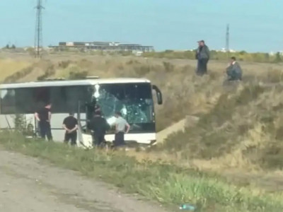 Қарағанды маңында жолаушылар автобусы жолдан шығып кеткен