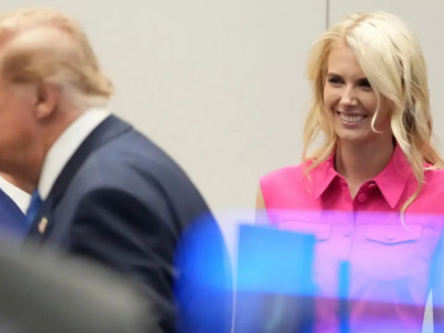 Трамп Ақ үйдегі жақын көмекшілеріне сыйлық ретінде 155 мың доллар берген