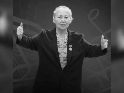 "Айгүл" ансамблінің негізін қалаған белгілі әнші 81 жасында өмірден өтті
