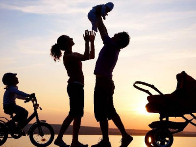 Қазақстанда болашақ ерлі-зайыптыларды отбасылық өмірге дайындайды
