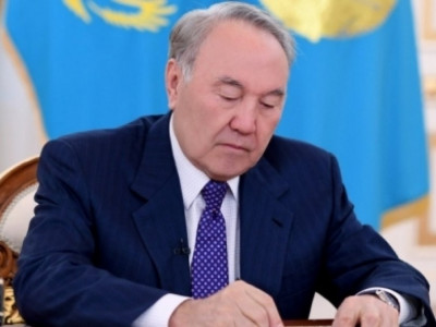 Нұрсұлтан Назарбаев Маңғыстауда қаза тапқан әскери қызметкерлердің отбасына көңіл айтты
