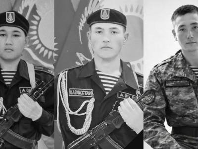 Каспийде қаза тапқан үш сарбаздың денесі арнайы рейспен Оралға жеткізілді