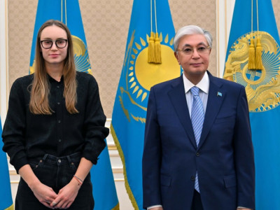 Мемлекет басшысы Елена Рыбакинамен кездесті