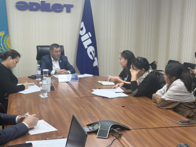 Құрылтай депутаты Қоғамдық қабылдауда көпбалалы отбасылардың әлеуметтік қолдау мәселелерін тыңдады