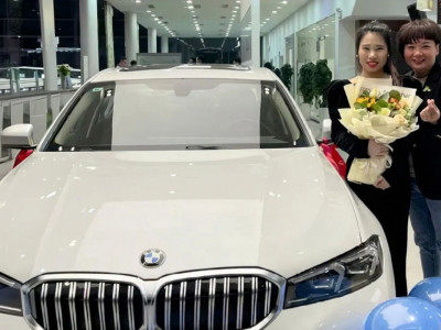 Қытайлық кәсіпкер үздік қызметкерлеріне BMW көліктерін сыйға тартты