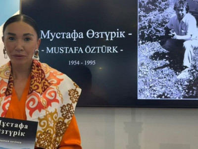 «Жылдар бойы жауапсыз қалған сұрақтар»: Мұстафа Өзтүріктің қызы әкесі туралы кітап жазып жатыр