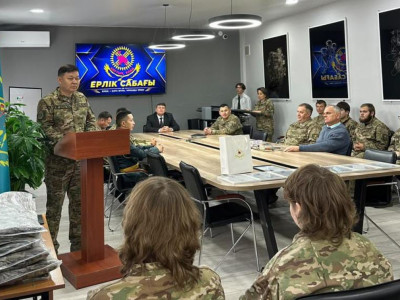 Жас бүркіттерге – ерлік өнегесі: Ұлттық ұлан қолбасшысы курсанттармен кездесті