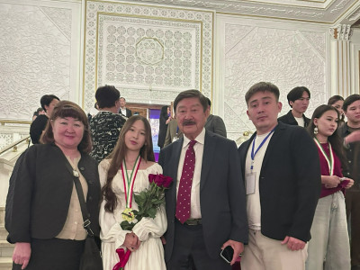 Жас таланттар Душанбе төрінде топ жарды