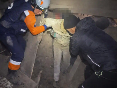 Семейде үйдің төбесі опырылып, ер адам үйінді астында қалып қойды