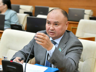 Ел экономикасы жаңа технологиялық циклге өту кезеңінде тұр – Ерлан Сайыр