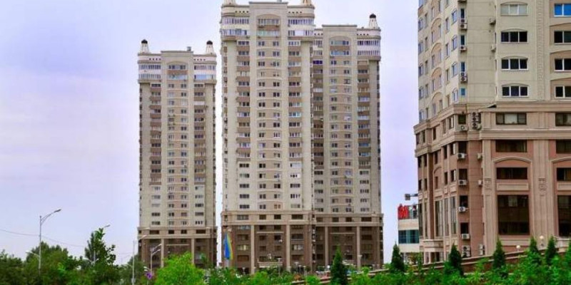 Теңгенің 100 пайыз құнсыздануы баспана нарығын тұралатты