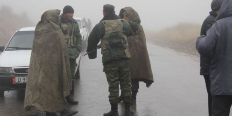 Өзбек пен Қырғыз кішкене төбе үшін жанжалдасуда