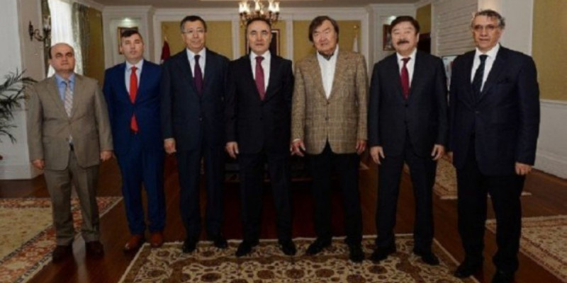 Анадолы жұрты алқалаған ақын