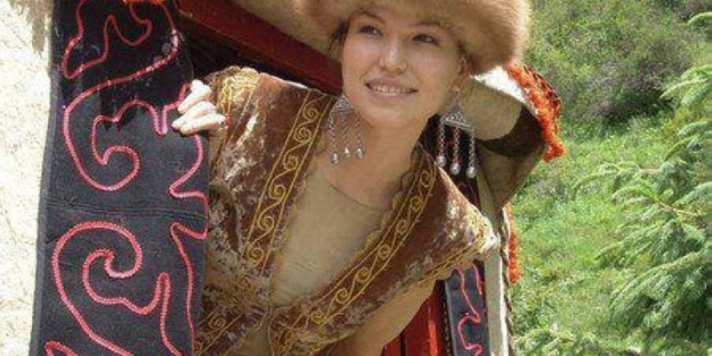 Жаңабек ШАҒАТАЙ. Қаладан келген қыз (әңгіме)