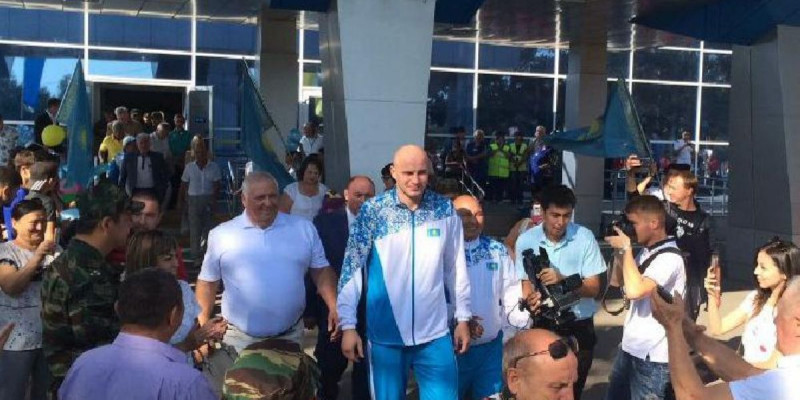 Дычко да Қостанайдан үш бөлмелі пәтер алады