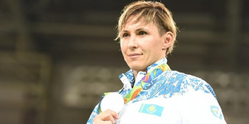 Гюзель Манюрова күміс алды