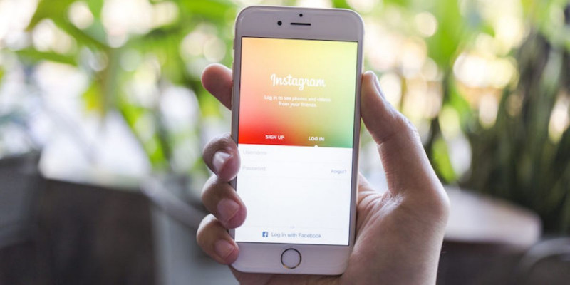 Instagram саудагерлері тіркеуге тұрды