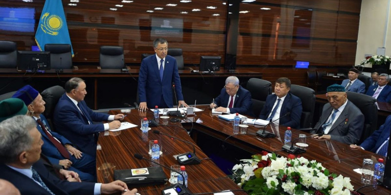 ОҚО әкімі зиялы қауыммен кездесті