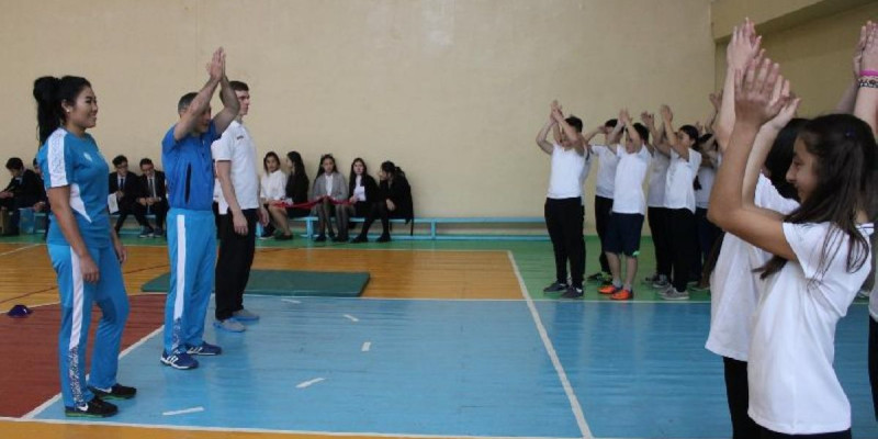 Дариға Шәкімова дене шынықтырудан ашық сабақ өткізді