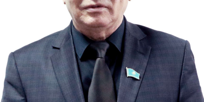 Көзінде маздап ой оты...