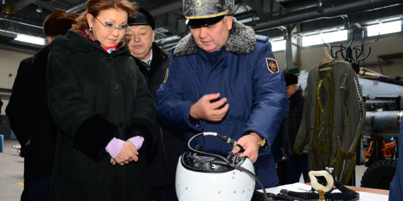 Сенаторлар әскери бөлімдерді аралады