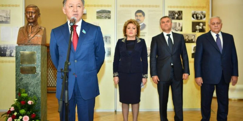 Санкт-Петерборда Әлихан Бөкейханұлының ескерткіш мүсіні орнатылды