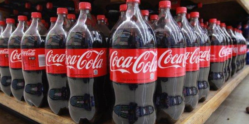 Балаларды Coca-Cola ішпеуге үйретпекші