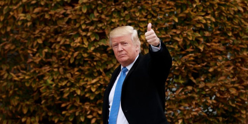 Трамп бизнестен кететінін мәлімдеді