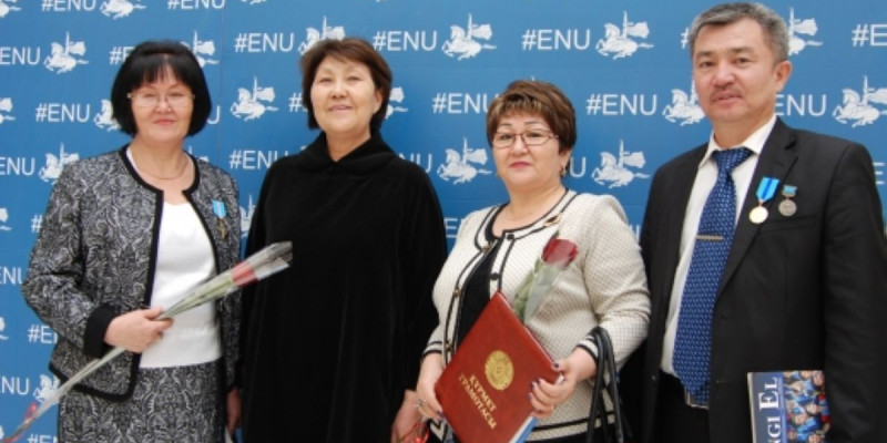 Білім үздіктері марапатталды