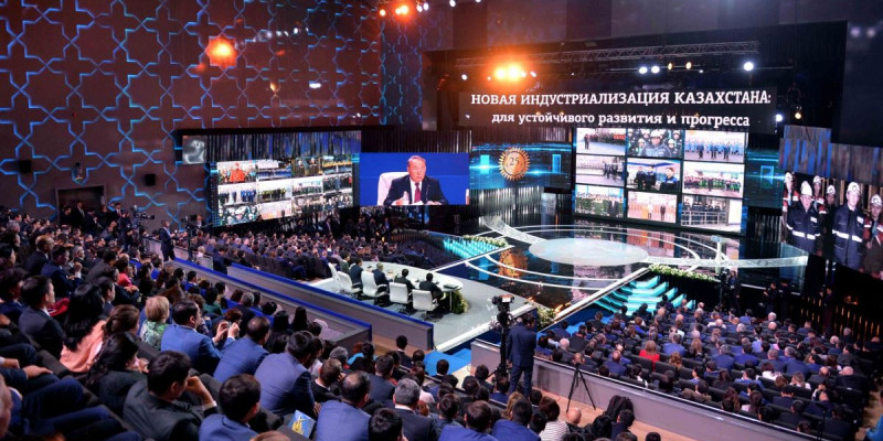 Жаңа жаһандық дәуірдегі басты міндет - индустрияландыру