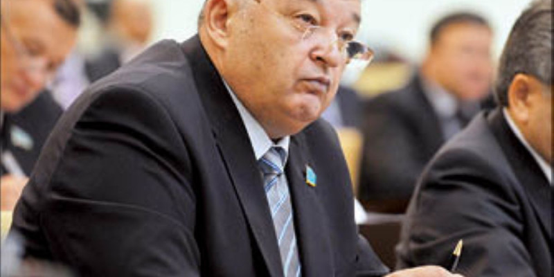 Мұхтар Алтынбаев ұшақтың апатқа ұшырау себептерін атады