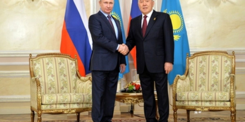 Назарбаев Путинмен кездесті