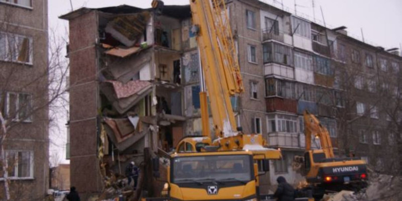 Шахтинскіде көпқабатты үй құлап, 9 адам қаза тапты