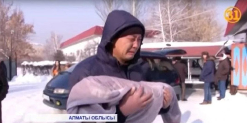 10 жыл күткен сәбиінен 1 күнде айрылған отбасы әділет іздеп әлек