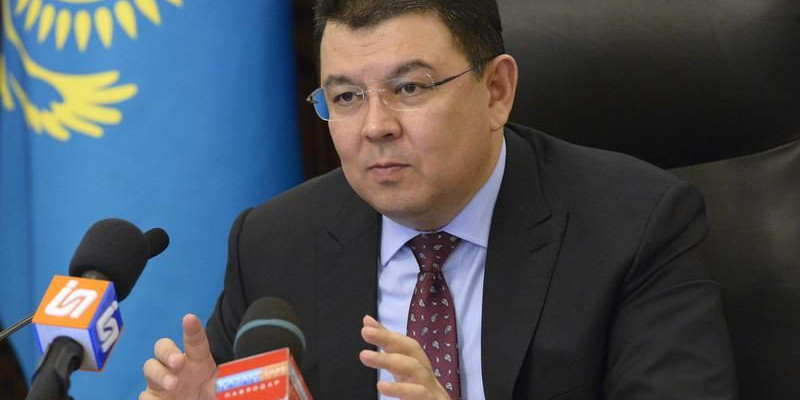 Бозымбаев жанармай бағасының қымбаттау себебін түсіндірді
