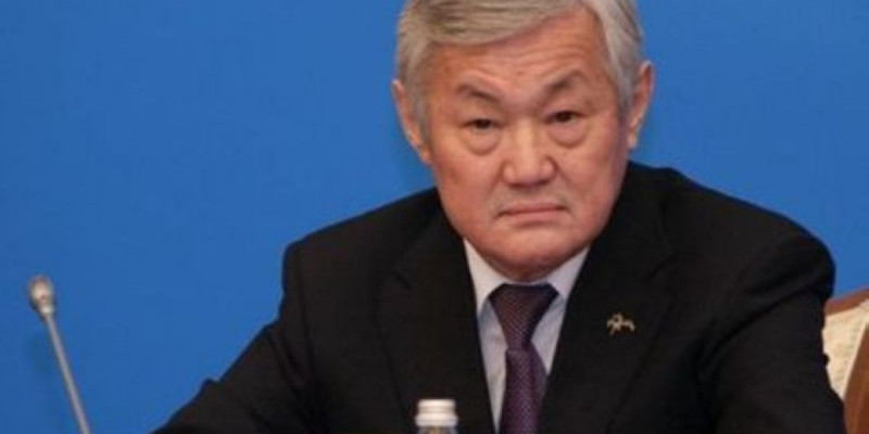 Бердібек Сапарбаев дәрі бағасының қымбаттығына наразы