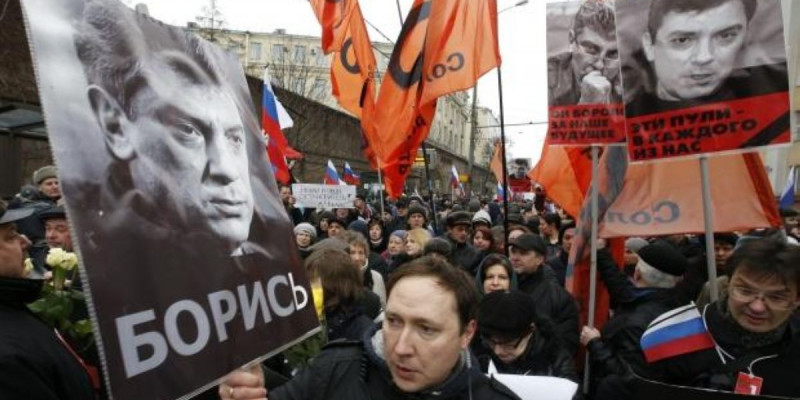 Ресейдің бірнеше қаласында Немцовты еске алу маршы өтті