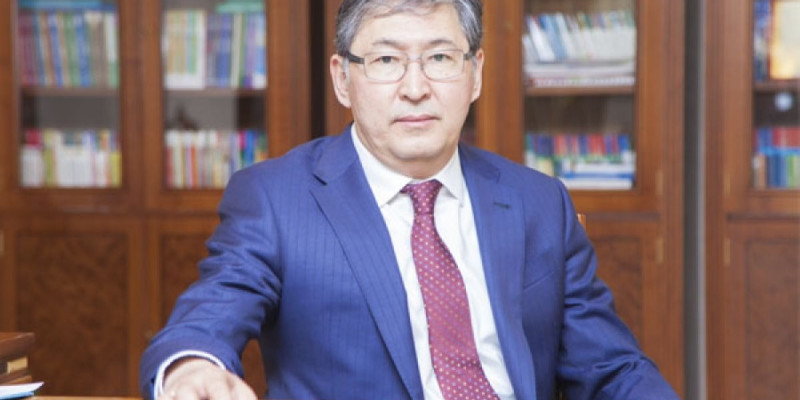 Сағадиев "Қазақ тілі" мен "Қазақ тарихы" мамандықтарына қатысты мәлімдеме жасады