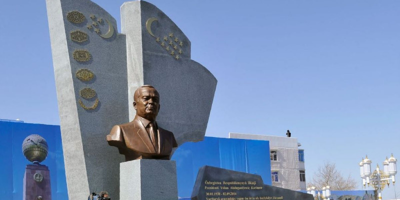 Түркіменабадта Ислам Кәрімовке ескерткіш ашылды